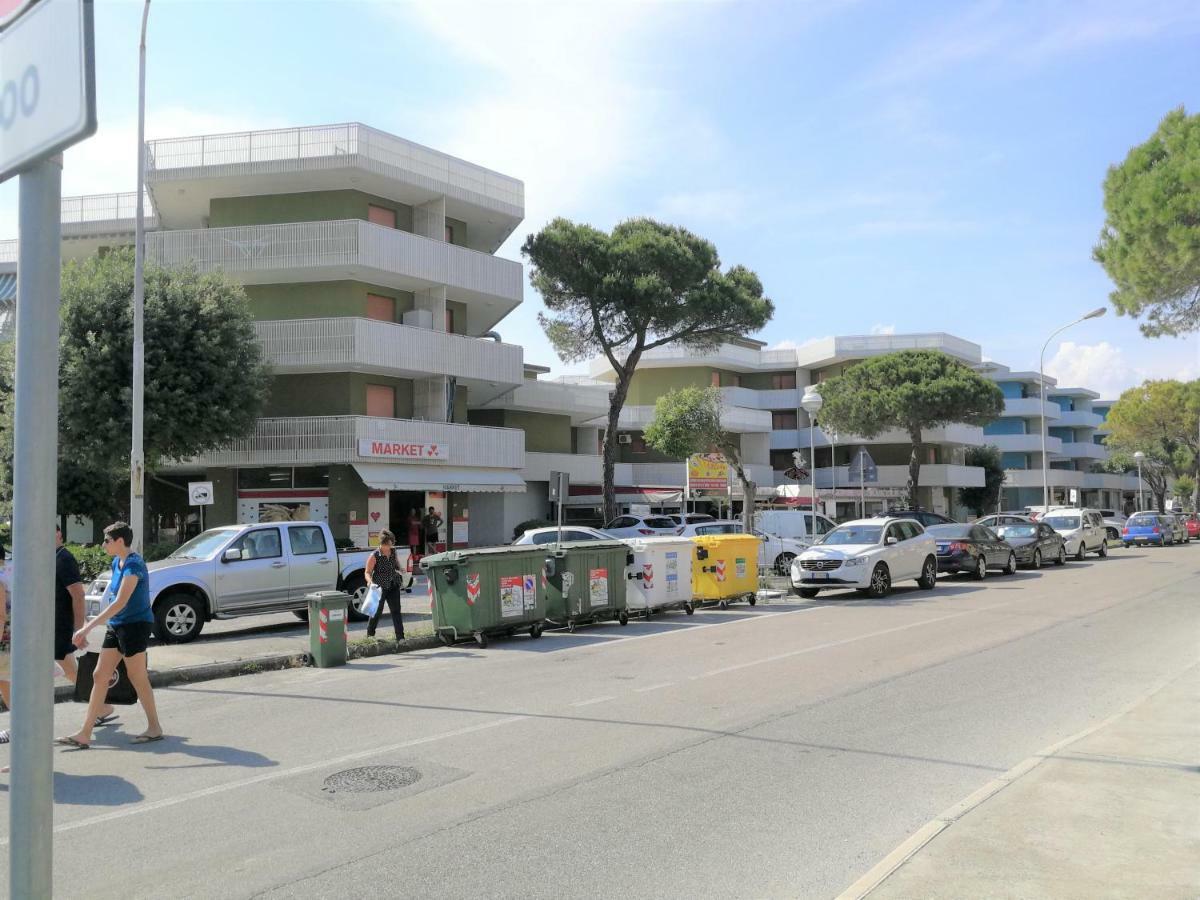 Condominio Moschettieri Bibione Exterior foto