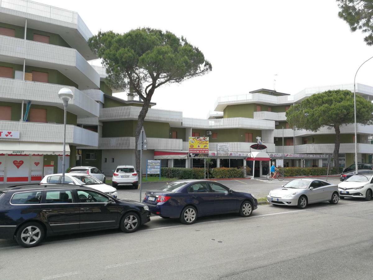 Condominio Moschettieri Bibione Exterior foto